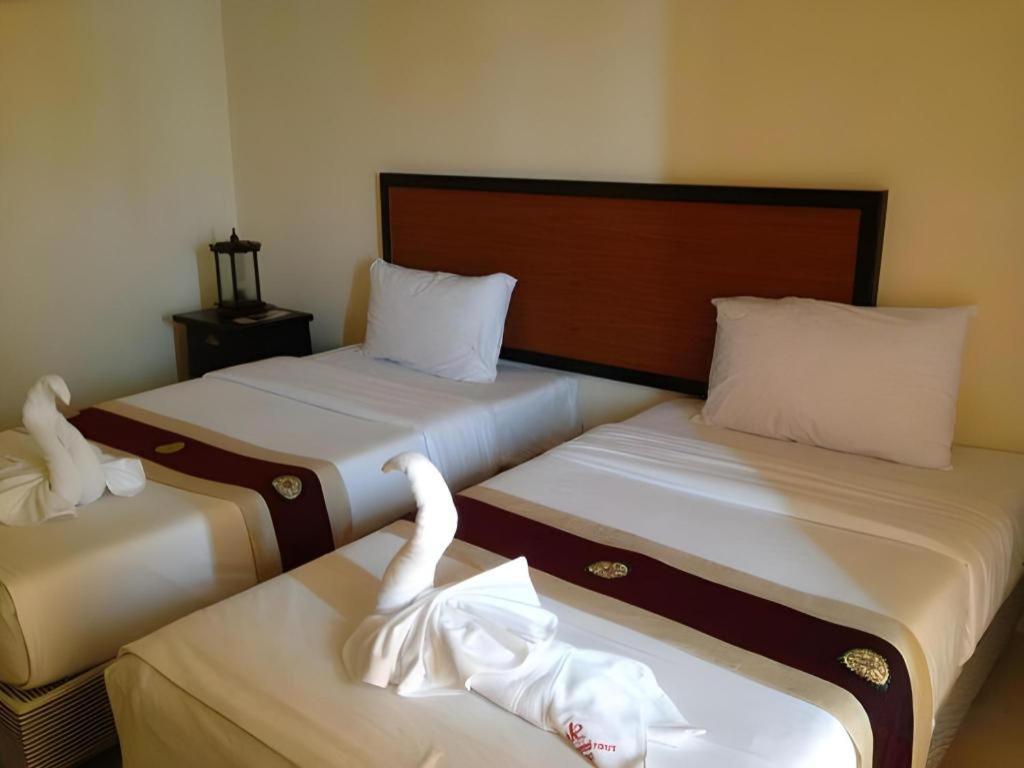Rayong Lanna Hotel Экстерьер фото