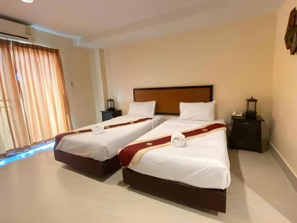 Rayong Lanna Hotel Экстерьер фото