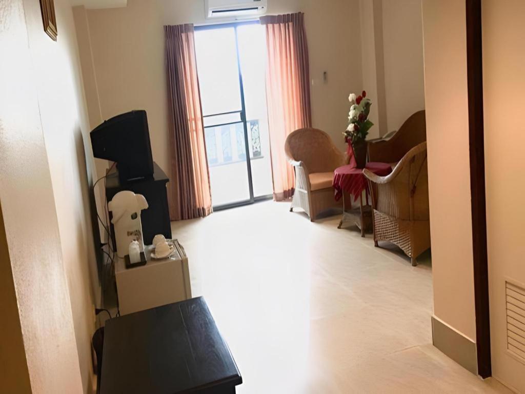 Rayong Lanna Hotel Экстерьер фото