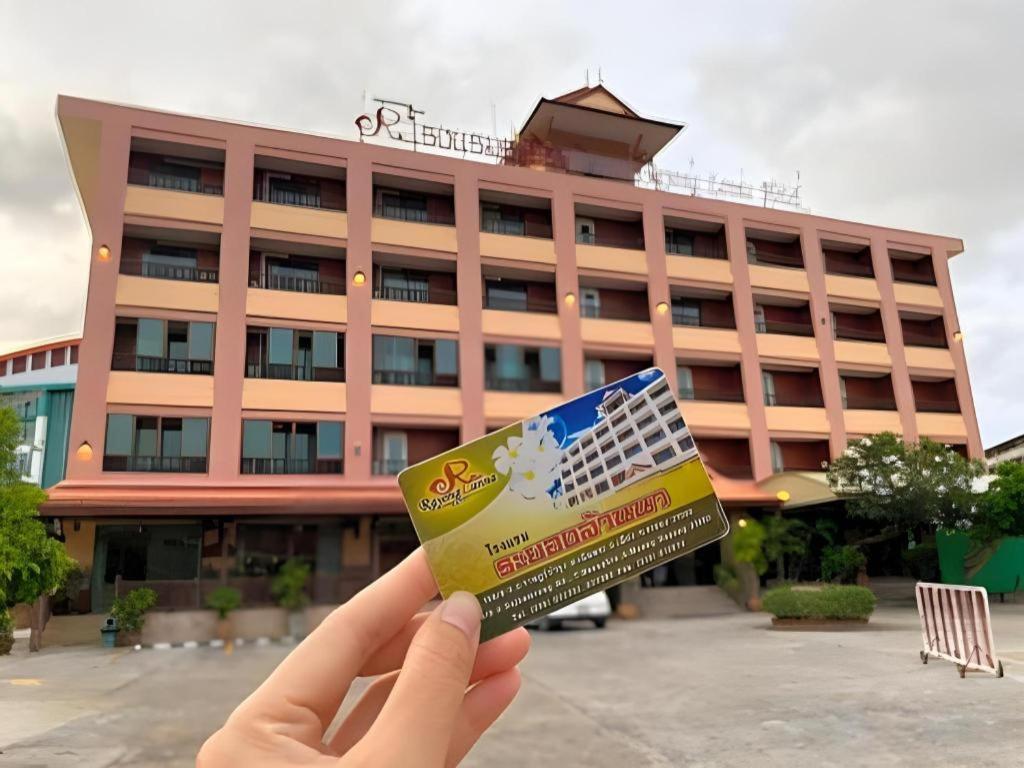Rayong Lanna Hotel Экстерьер фото