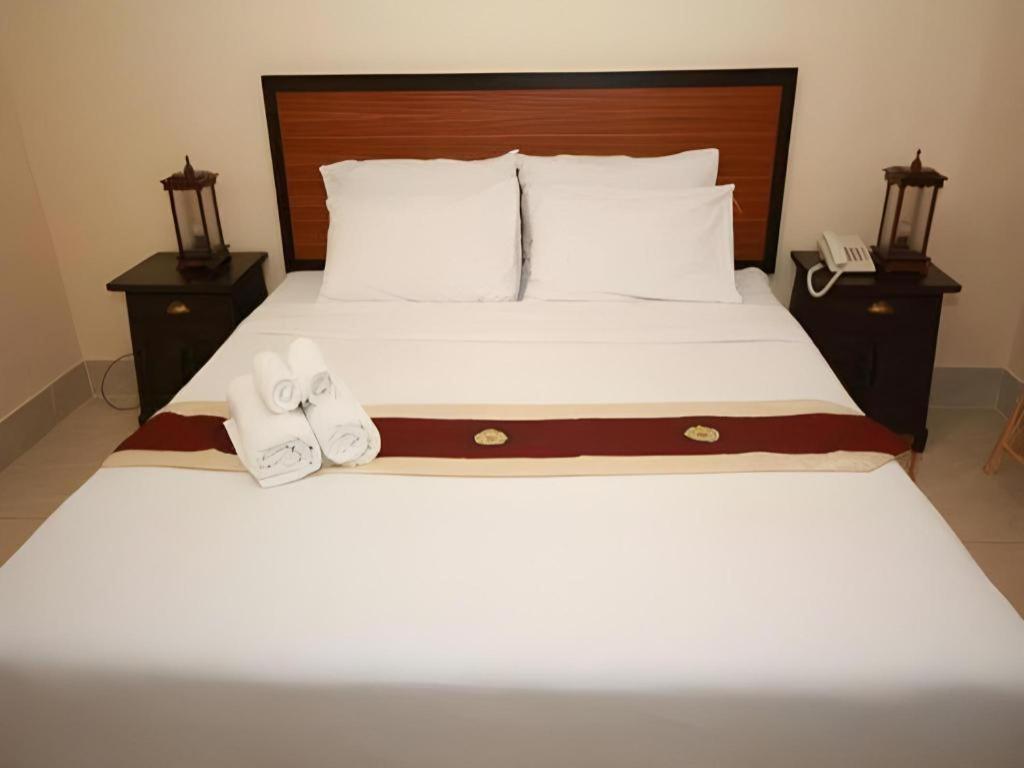 Rayong Lanna Hotel Экстерьер фото